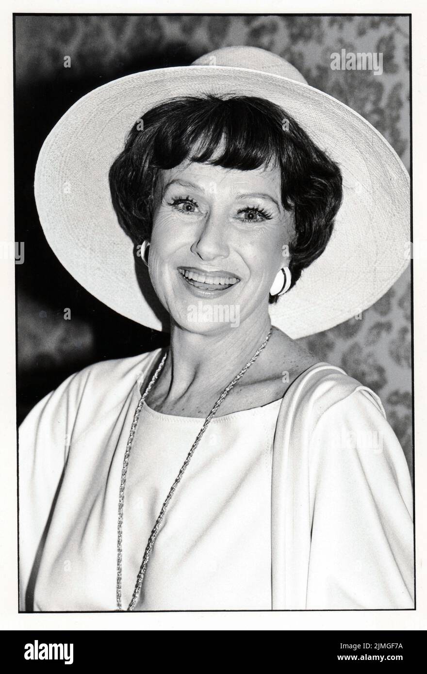 Una foto posata di sessanta attrice cantante Ruth Warrick che, all'epoca, ha suonato Phoebe Tyler Wallingford su All My Children. Ha giocato il ruolo dal 1970 fino alla sua morte nel 2005. Foto circa 1980. Foto Stock