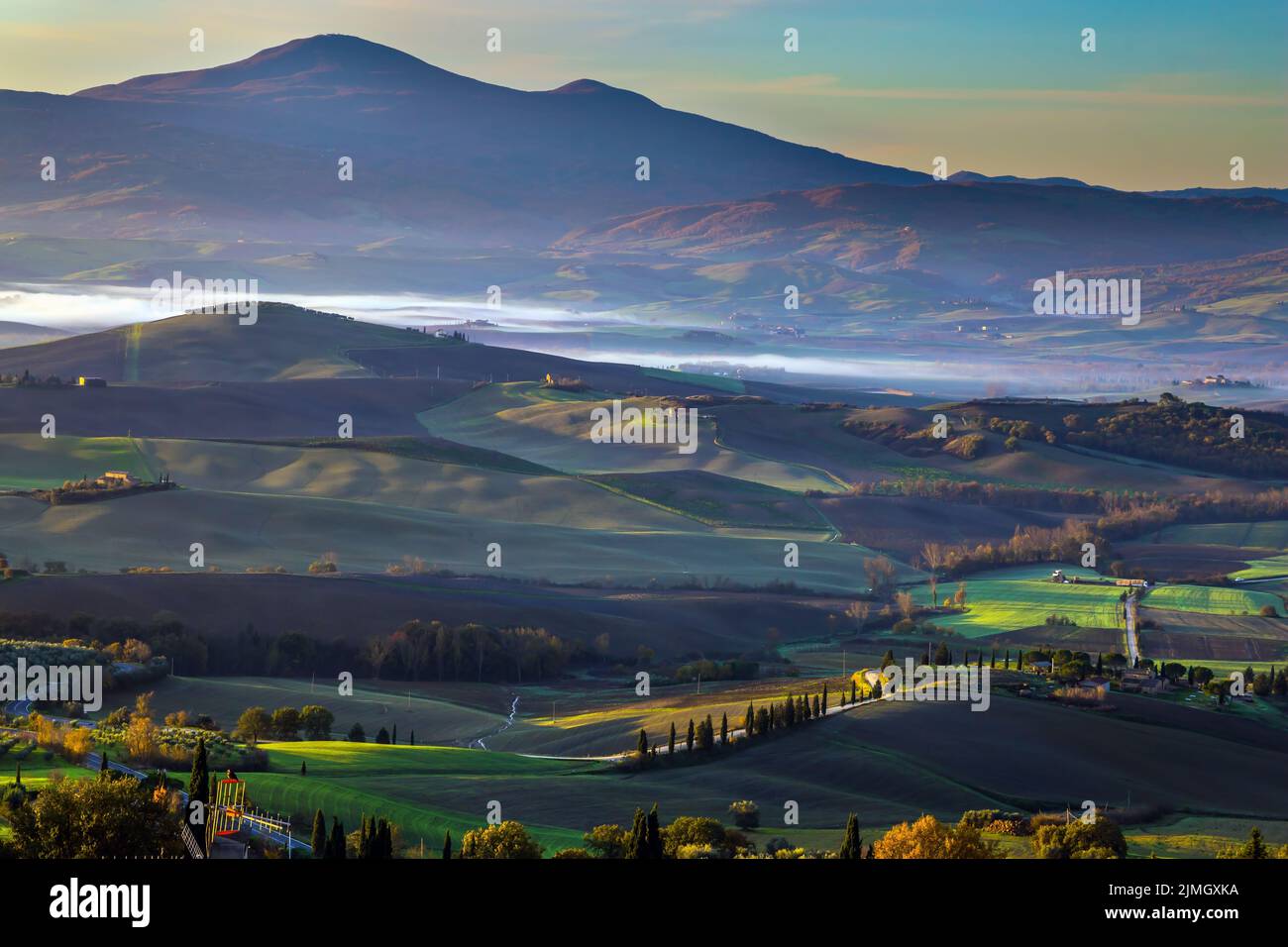 Pittoresca valle in Toscana Foto Stock