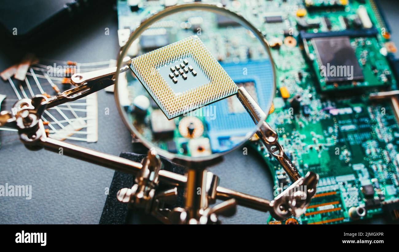 smontaggio dei componenti del computer processore cpu Foto Stock