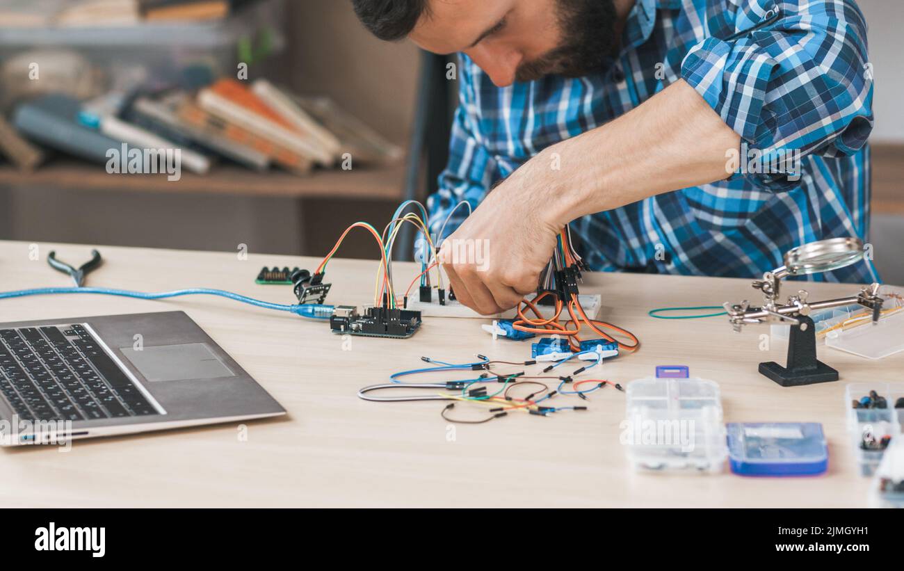 laboratorio di ingegneria dei prodotti fai da te con tecnologia moderna Foto Stock