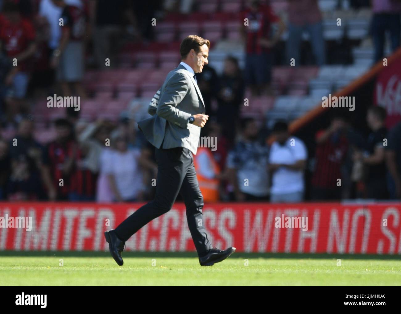 6th agosto 2022; Vitality Stadium, Boscombe, Dorset, Inghilterra: Premiership football, AFC Bournemouth contro Aston Villa: Scott Parker Head Coach di Bournemouth soddisfatto delle sue prestazioni di squadra dopo aver vinto il 2-0 Foto Stock