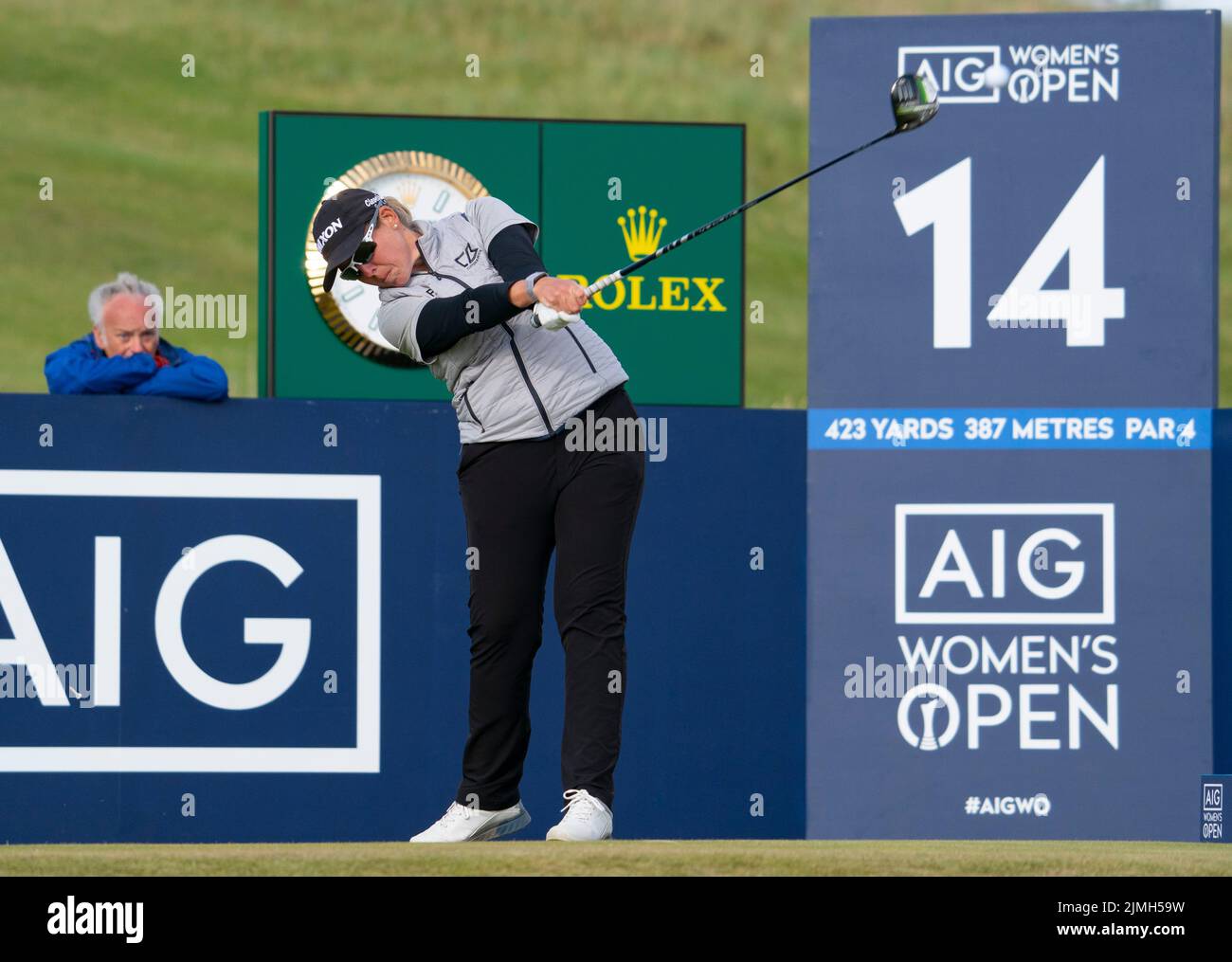 Gullane, Scozia, Regno Unito. 6th agosto 2022. Terza prova del campionato AIG Women’s Open di golf a Muirfield, nella East Lothian. PIC; Ashleigh Buhai guida sul 14th buco. Iain Masterton/Alamy Live News Foto Stock Gullane, Scozia, Regno Unito. 6th agosto 2022. Terza prova del campionato AIG Women’s Open di golf a Muirfield, nella East Lothian. PIC; Ashleigh Buhai guida sul 14th buco. Iain Masterton/Alamy Live News Foto Stock