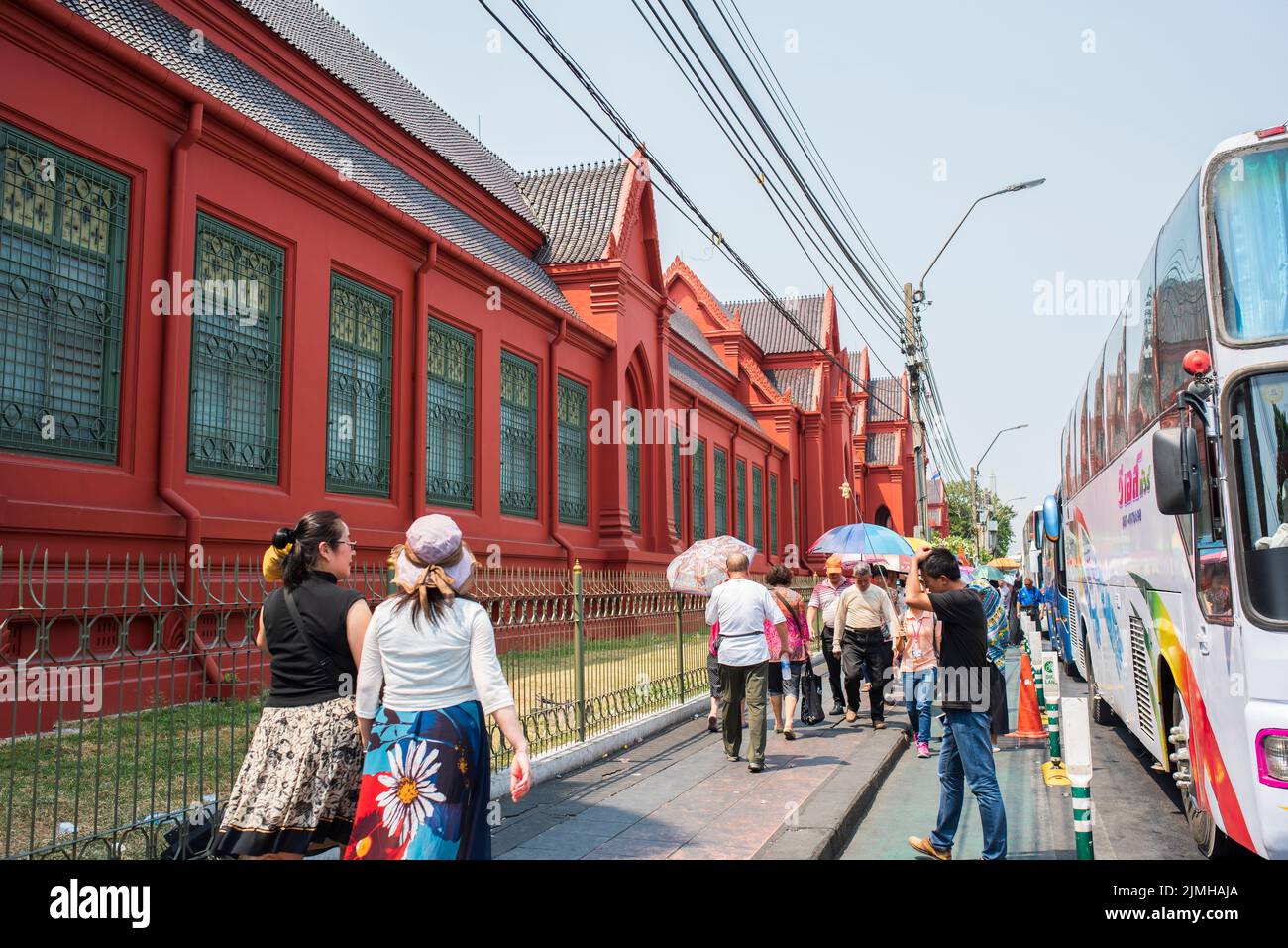 BANGKOK - THAILANDIA, 20 marzo 2016. Autobus turistici e tour di gruppo nella città di Bangkok. Foto Stock