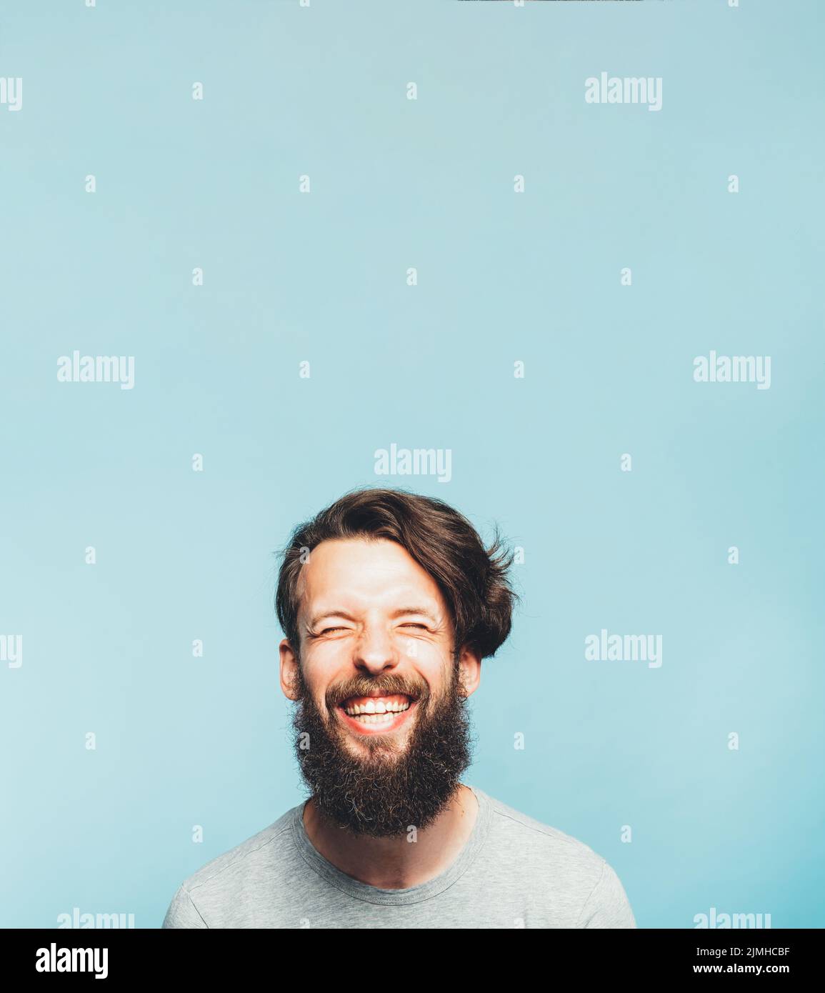 hipster exhilarated bearded emozione felice di sensibilità Foto Stock
