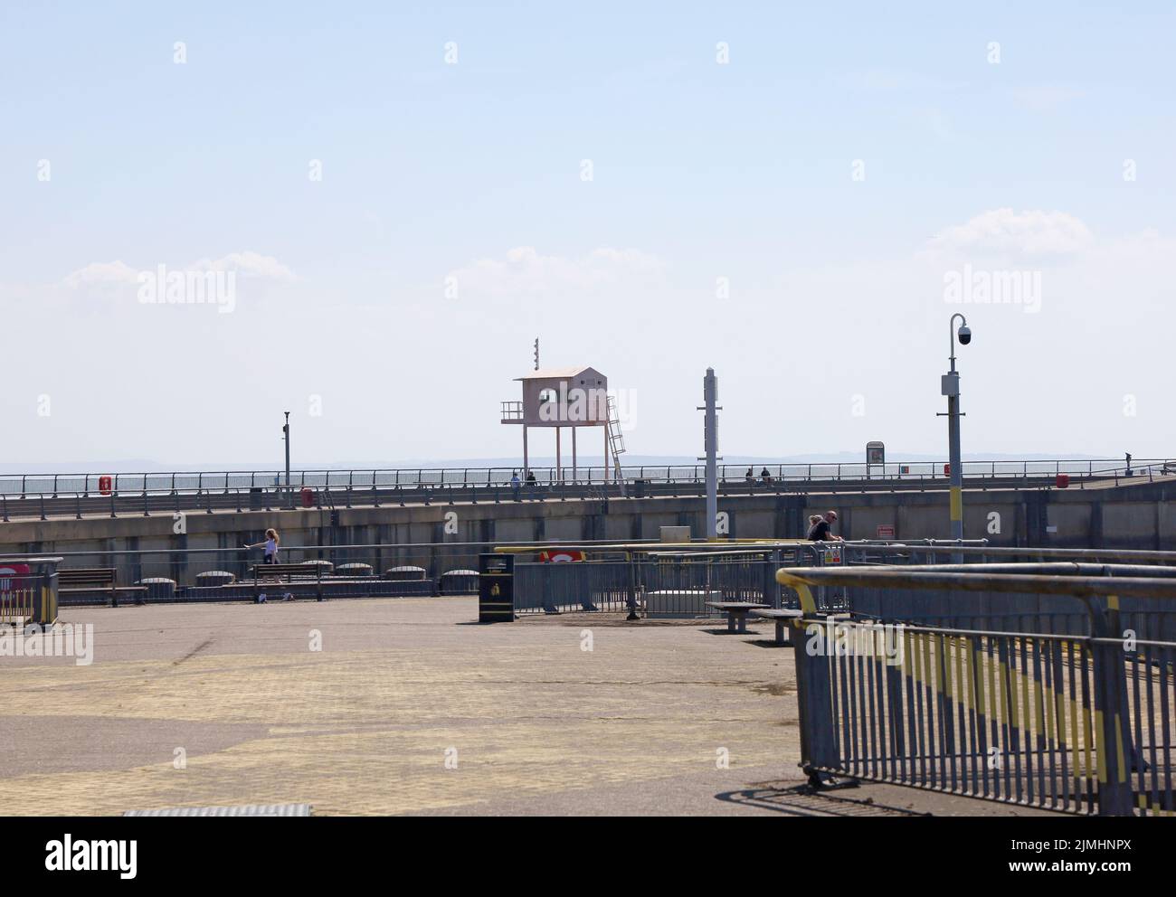 Il Rifugio Rosa. Originariamente posto di osservazione per le corse in barca ecc Cardiff Barrage viste. Agosto 2022. Estate Foto Stock