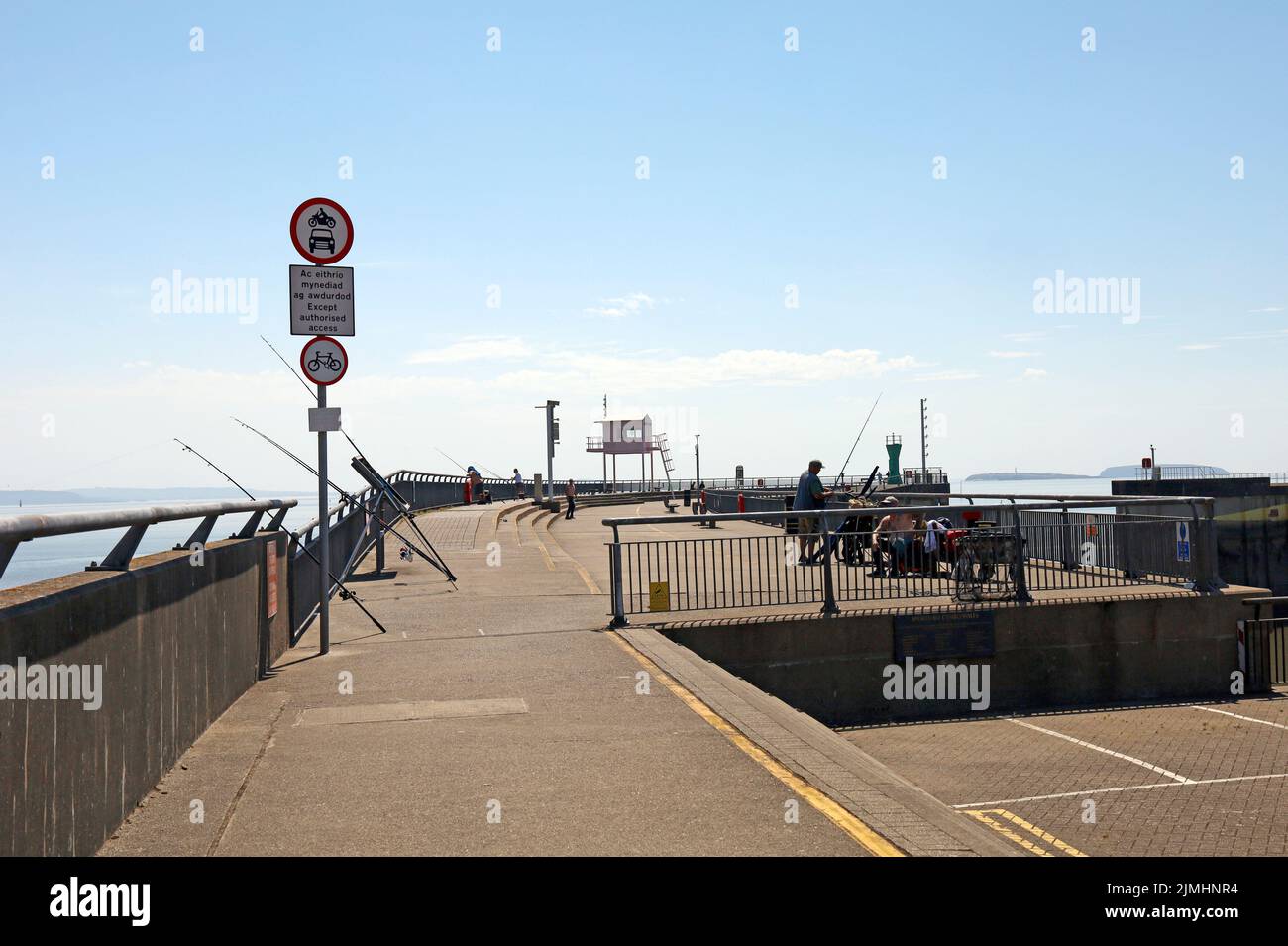 Il Rifugio Rosa. Originariamente posto di osservazione per le corse in barca ecc Cardiff Barrage viste. Agosto 2022. Estate Foto Stock