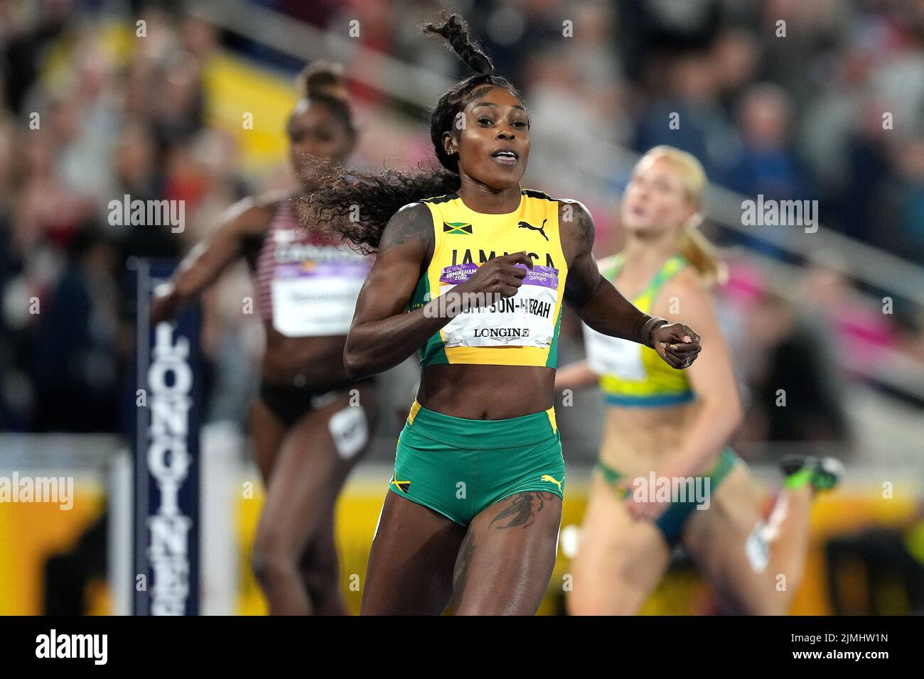 Elaine Thompson-Herah della Giamaica vince l'oro nella finale femminile del 200m all'Alexander Stadium il giorno nove dei Giochi del Commonwealth 2022 a Birmingham. Data foto: Sabato 6 agosto 2022. Foto Stock