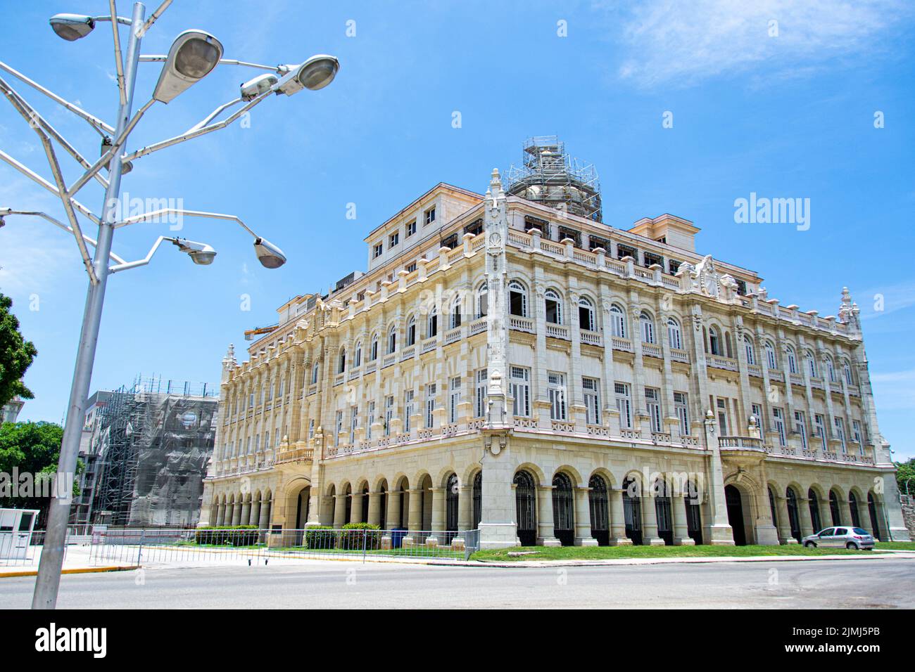 Un edificio governativo nella città di l'Avana, Cuba. Foto Stock