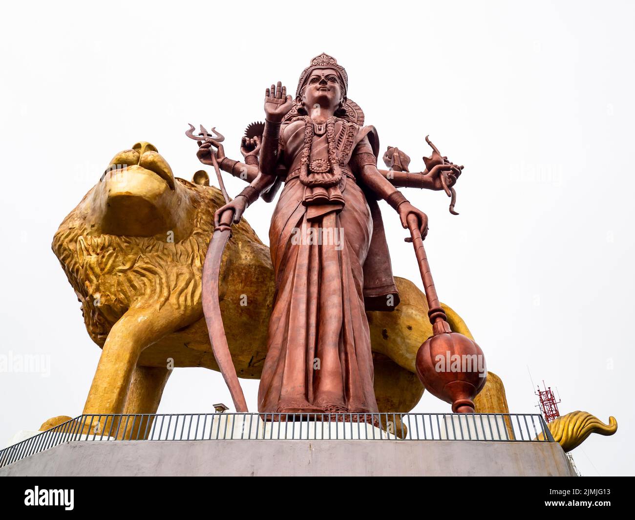 Hinduistische GÃ¶tterstatuine am heiligen Kratersee Grand Bassin oder Ganga Talao, Mauritius, Afrika Foto Stock