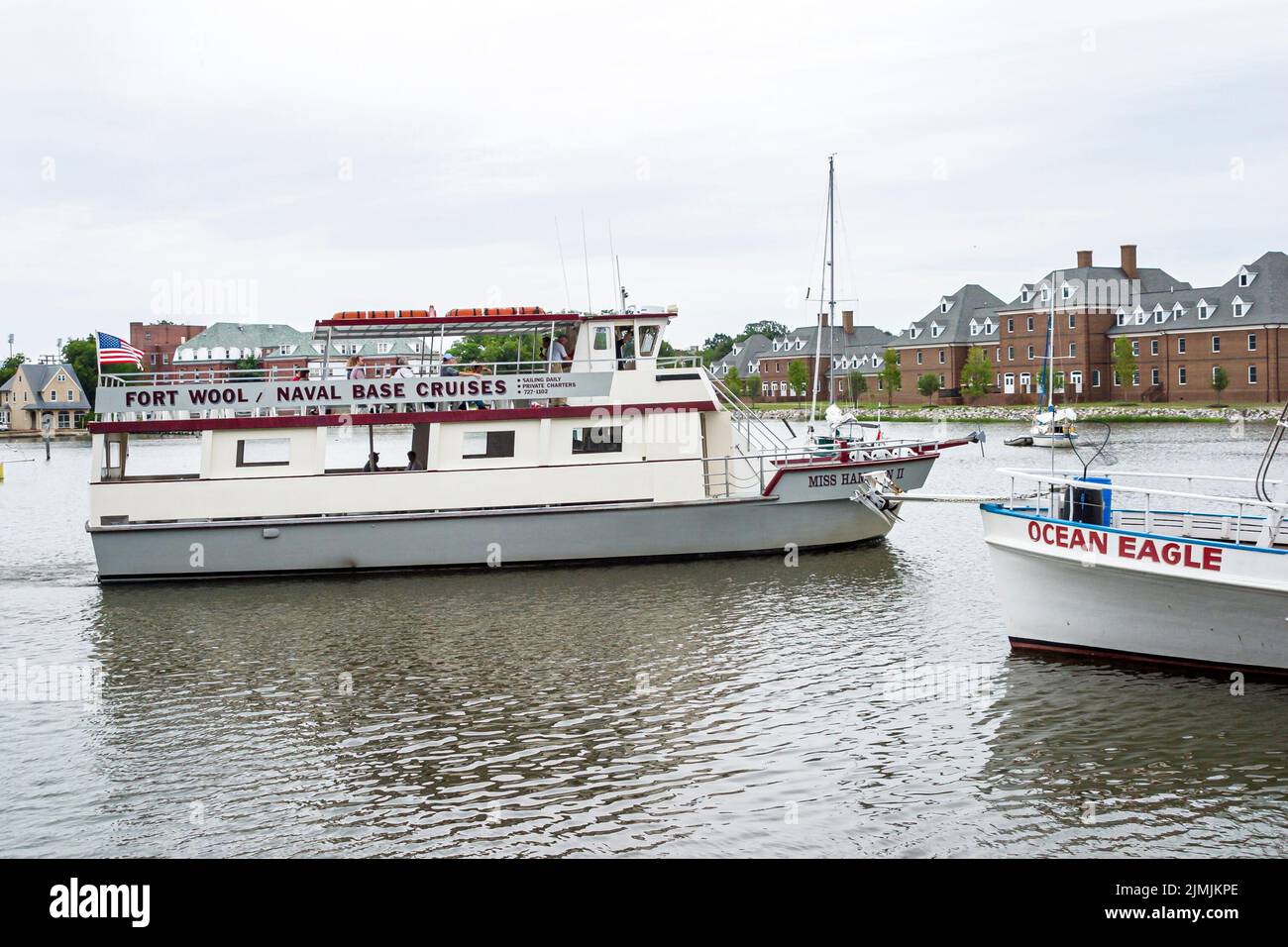 Hampton Virginia, Tidewater Area, Hampton River Water Marina Boats Dock Boating Pier Harbour yacht porto porto, Fort Wool Naval base Cruises Ocean Eagle Foto Stock