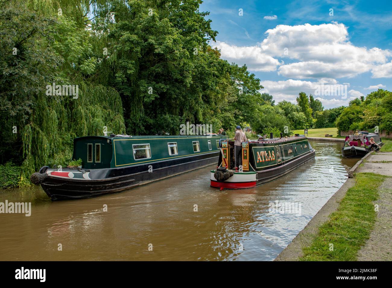 Barche strette su Trent e Mersey Canal, Middlewich, Cheshire, Inghilterra Foto Stock