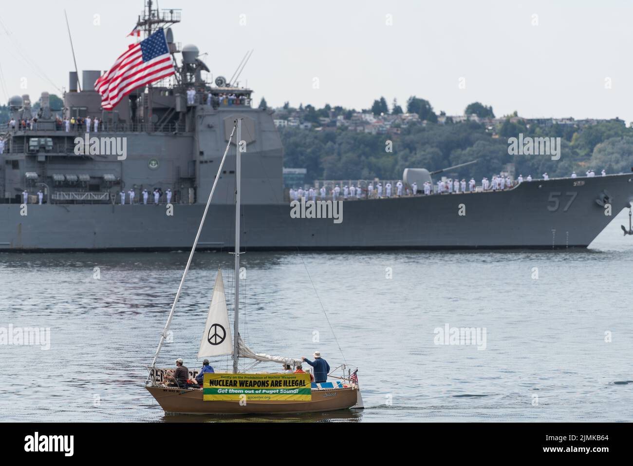 Seattle, Stati Uniti. 1st ago, 2022: I manifestanti della guerra al molo 62 Seafair Fleet Week. Foto Stock