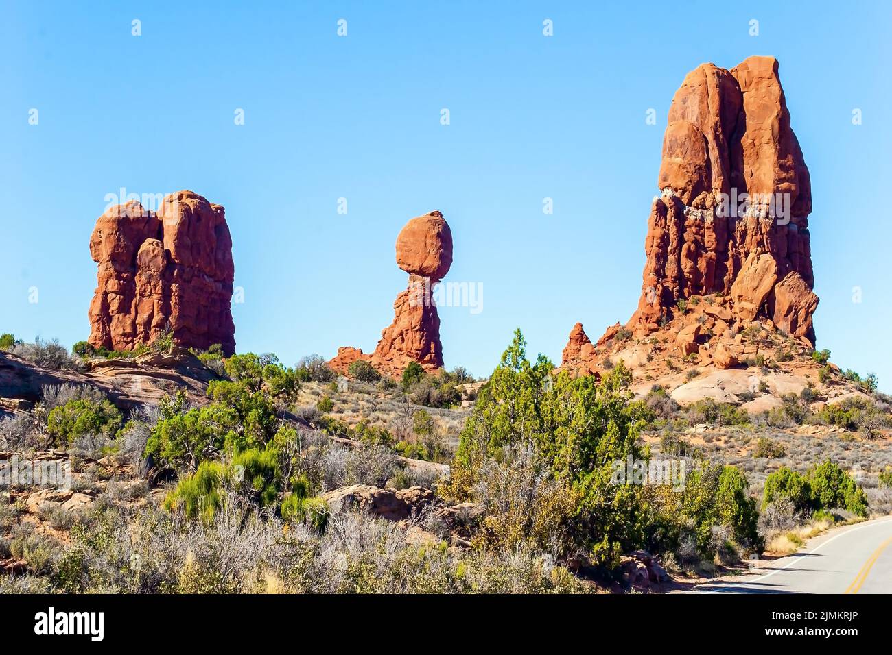 Roccia bilanciata. Arenaria rosso-marrone Foto Stock