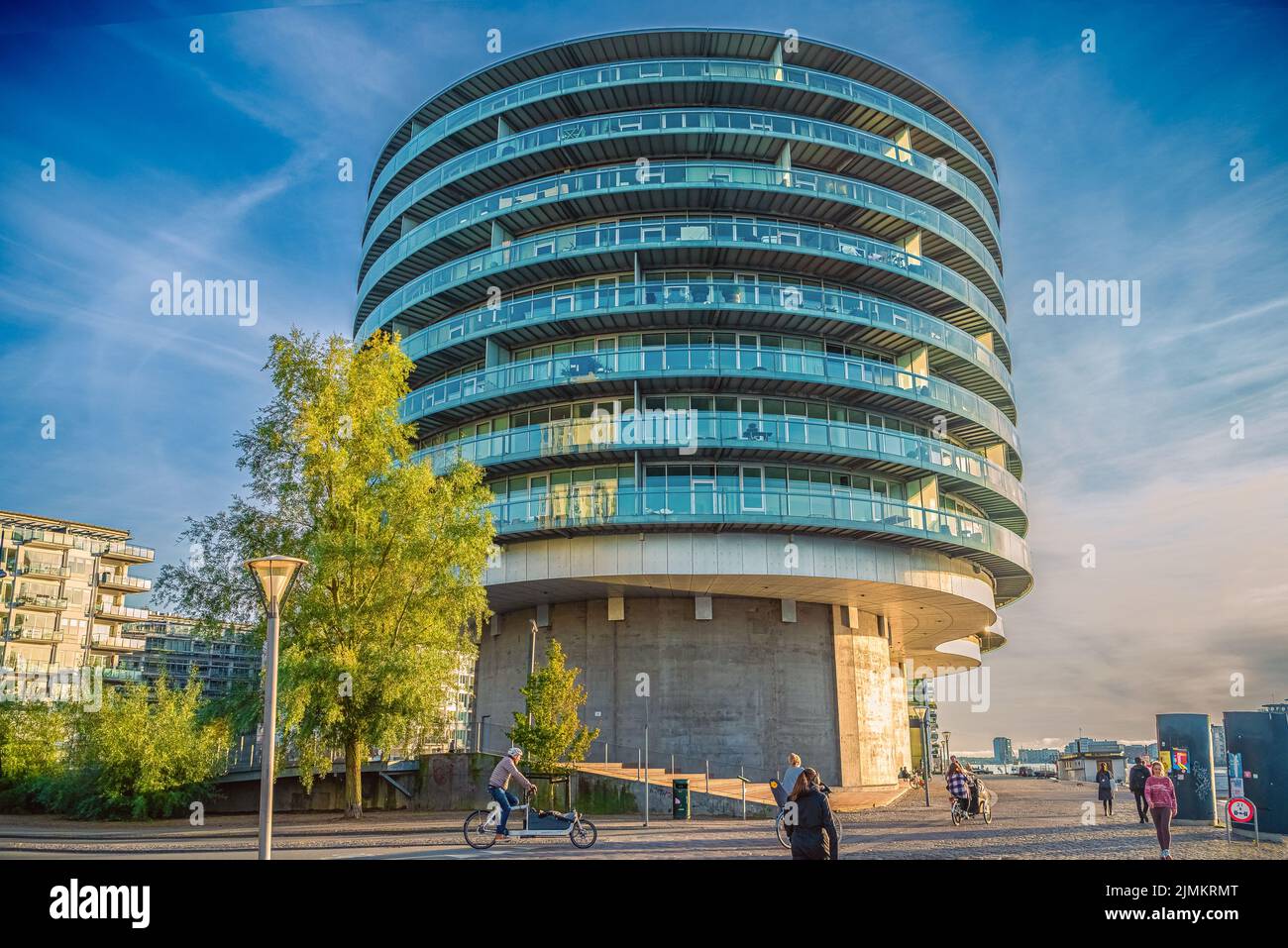 Vecchia fabbrica danese di torta di soia ristrutturata in un edificio moderno - Gemini Residence. Copenaghen, Danimarca Foto Stock