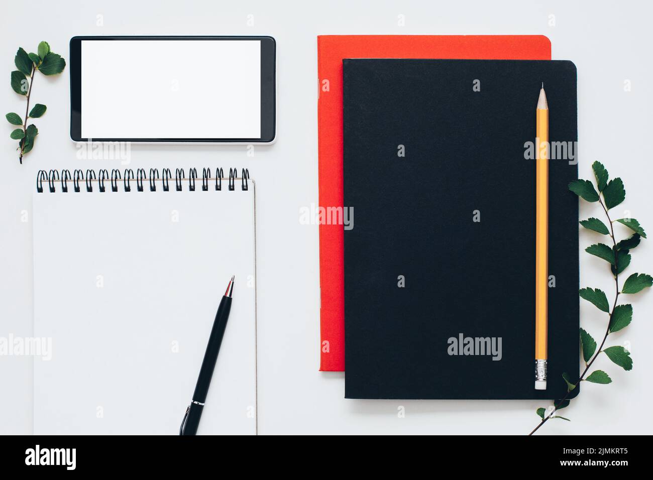 uomo d'affari essenziale ufficio forniture smartphone Foto Stock