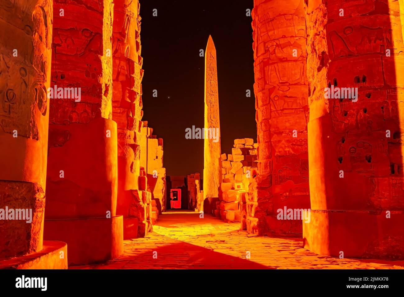 Scena notturna del complesso del Tempio di Karnak a Luxor. Foto Stock