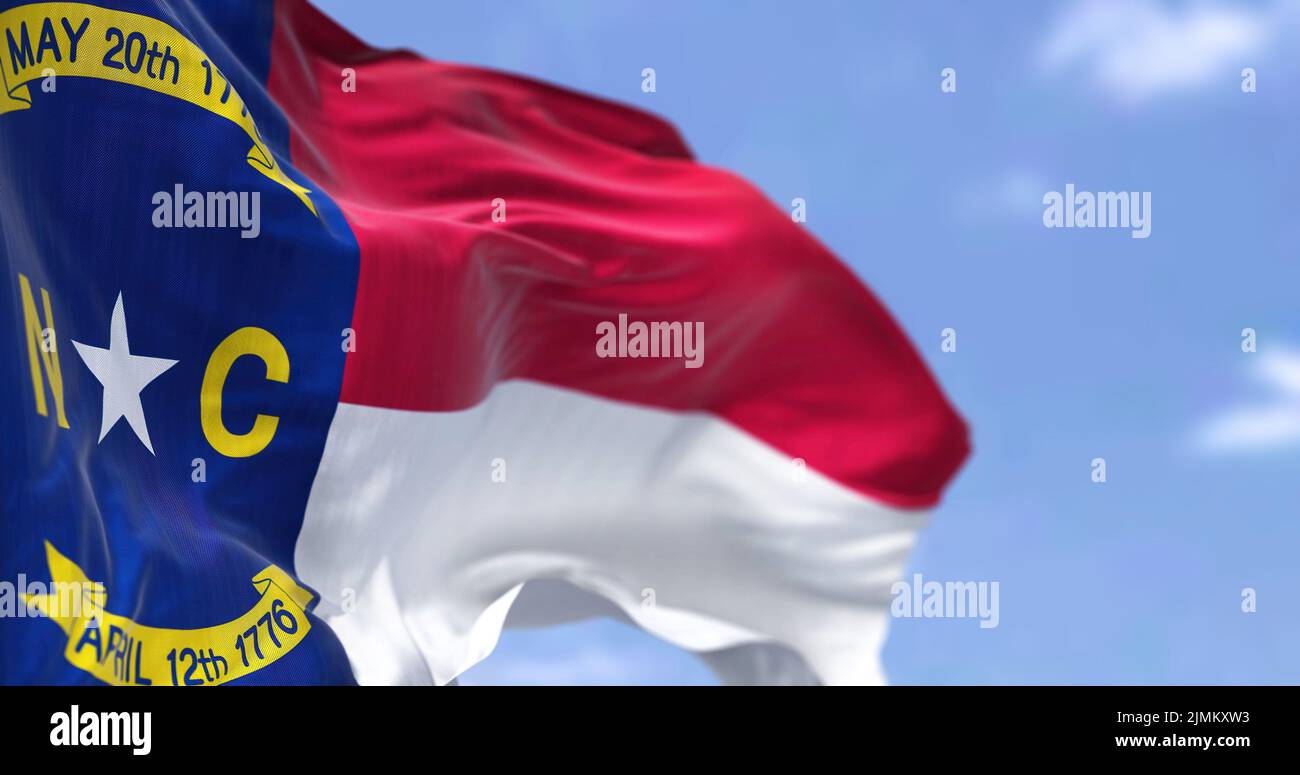 La bandiera statunitense del North Carolina sventola nel vento Foto Stock