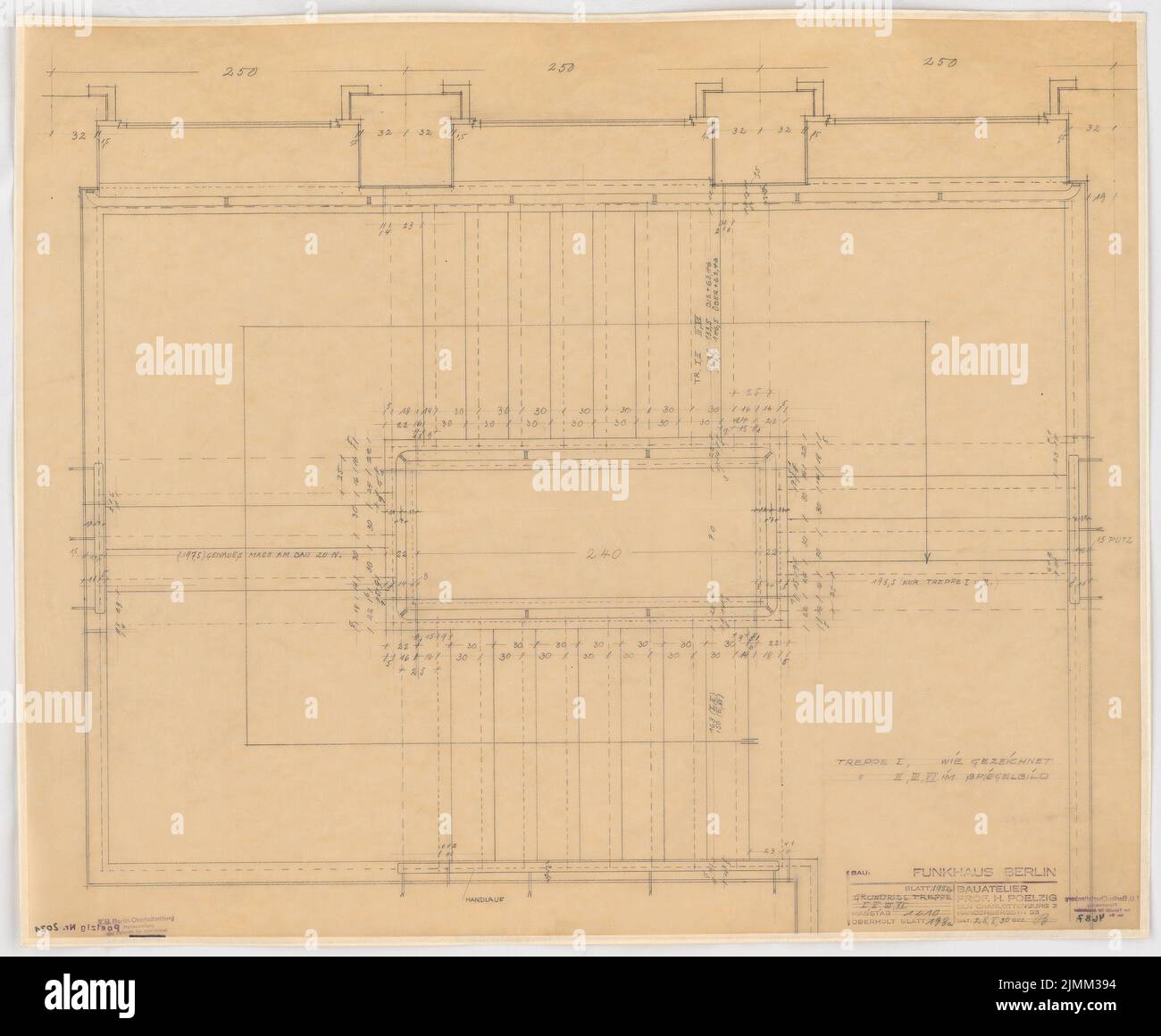 Poelzig Hans (1869-1936), Casa di radio, Berlino (28 gennaio 1930): Progetto di esecuzione, scale i, II, III, VI, pianta 1:10. Matita su trasparente, 67,3 x 81,7 cm (inclusi i bordi di scansione) Foto Stock