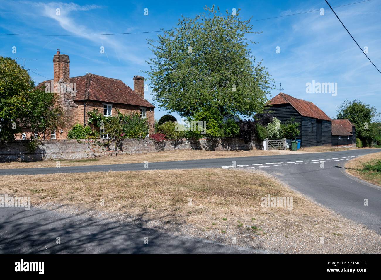 Mattingley Village, vista sulla strada, Hampshire, Inghilterra, Regno Unito Foto Stock