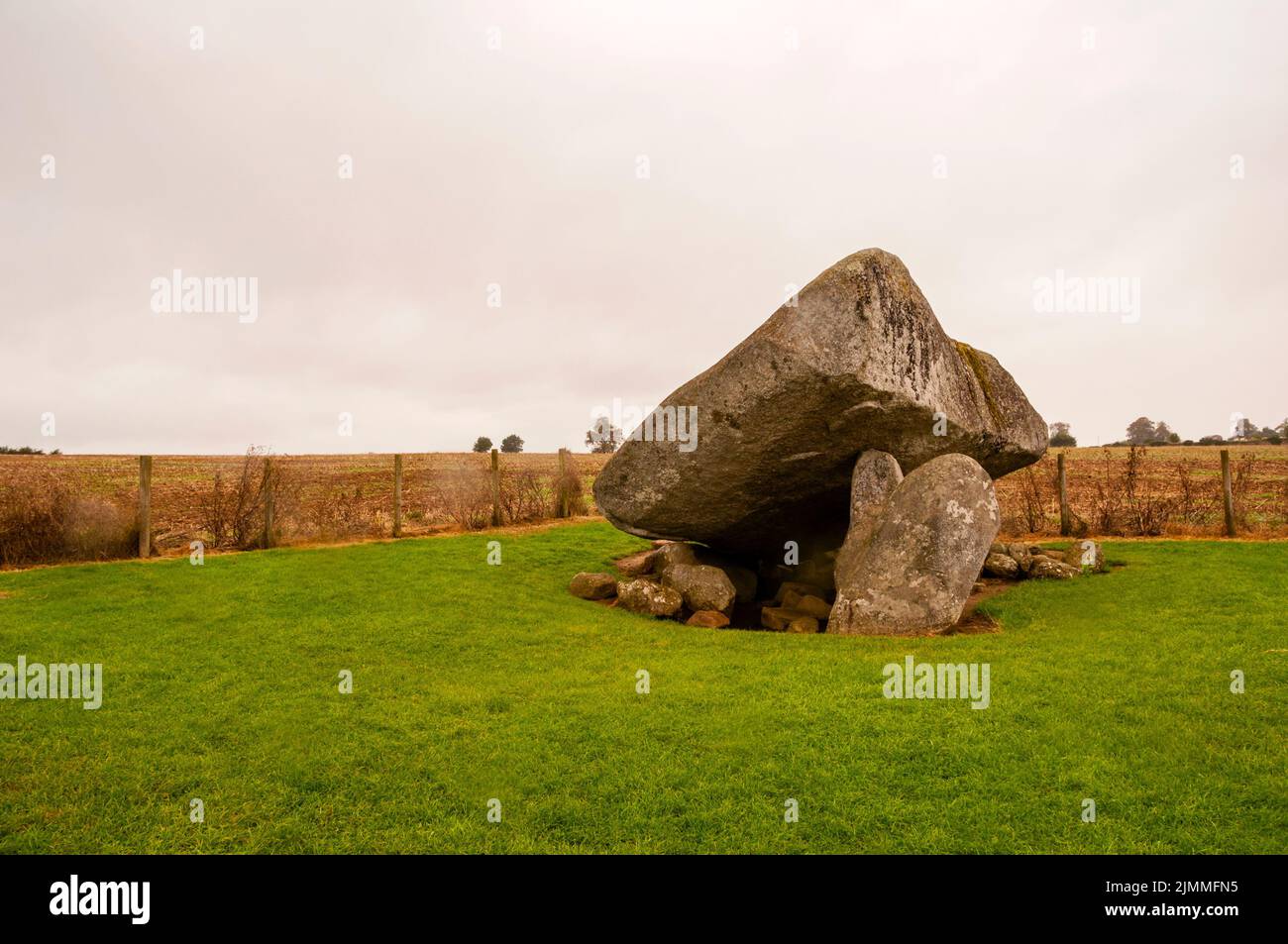 Brownshill Dolmen è noto per avere il più pesante capstone d'Europa, la contea di Carlow, Irlanda. Foto Stock