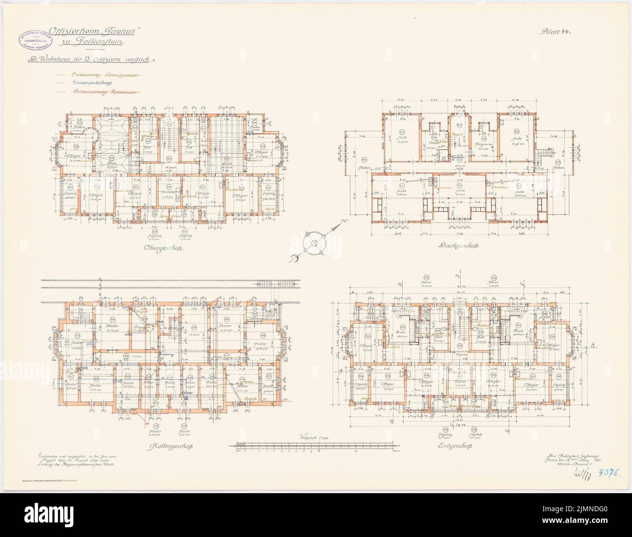 Architetto sconosciuto, Officersheim Taunus a Falkenstein. Edificio residenziale per 12 ufficiali (ovest) (1907-1909): Confederazione e sistema di drenaggio: Cantina piano terra, piano superiore, sottotetto 1: 100. Litografia, 66,1 x 84,8 cm (inclusi i bordi di scansione) Foto Stock