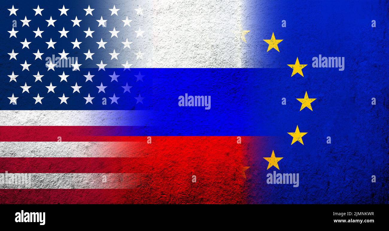Bandiera nazionale della Russia, bandiera nazionale degli Stati Uniti d'America e bandiera dell'Unione europea. Grunge sfondo Foto Stock