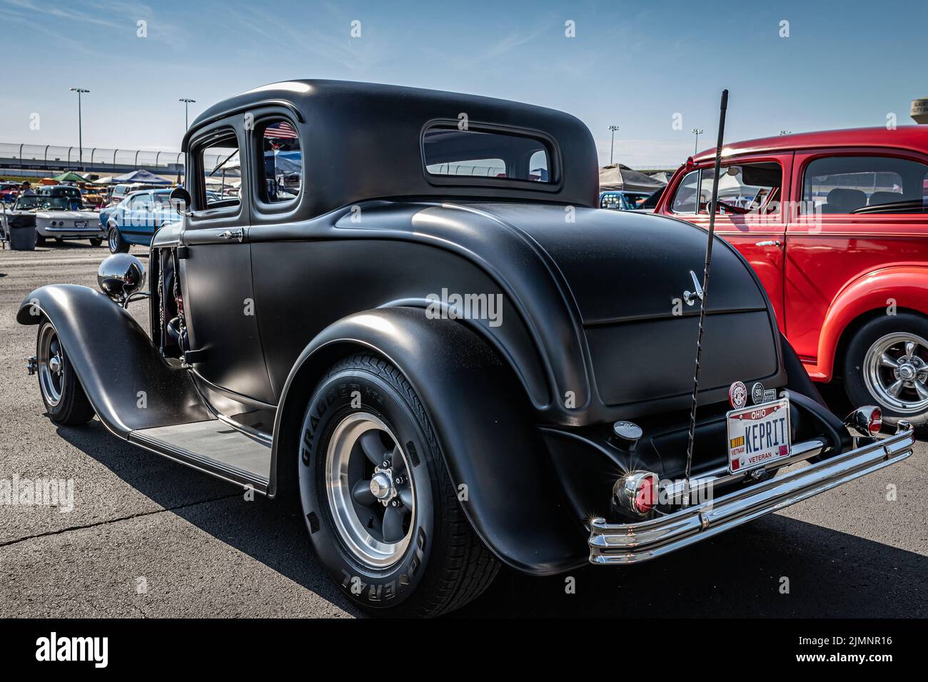 Libano, TN - 13 maggio 2022: Vista posteriore in prospettiva bassa di una Ford modello B 1932 5 Window Coupé Hot Rodat una mostra di auto locale. Foto Stock