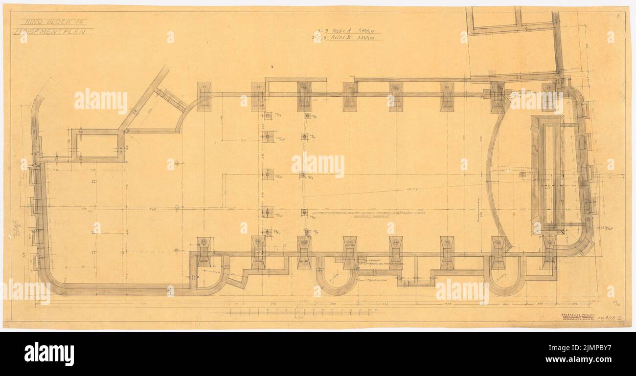 Poelzig Hans (1869-1936), riprogettazione della zona intorno a Bülowplatz (Scheunenviertel) a Berlino. Babilonia ed edifici abitati (30 luglio 1928): Block 14 cinema, piano di fondazione. Matita su trasparente, 72 x 137,8 cm (compresi i bordi di scansione) Poelzig Hans (1869-1936): Neugestaltung der Umgebung des Bülowplatzes (Scheunenviertel), Berlino. Lichtspielhaus Babilonia und Wohnungsbauten Foto Stock