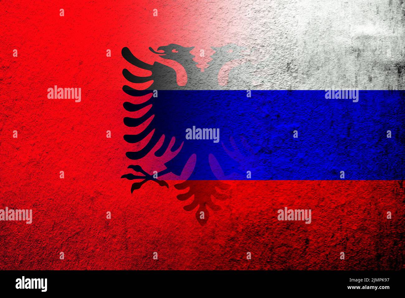 Bandiera nazionale della Federazione russa con bandiera nazionale della Repubblica di Albania. Grunge sfondo Foto Stock
