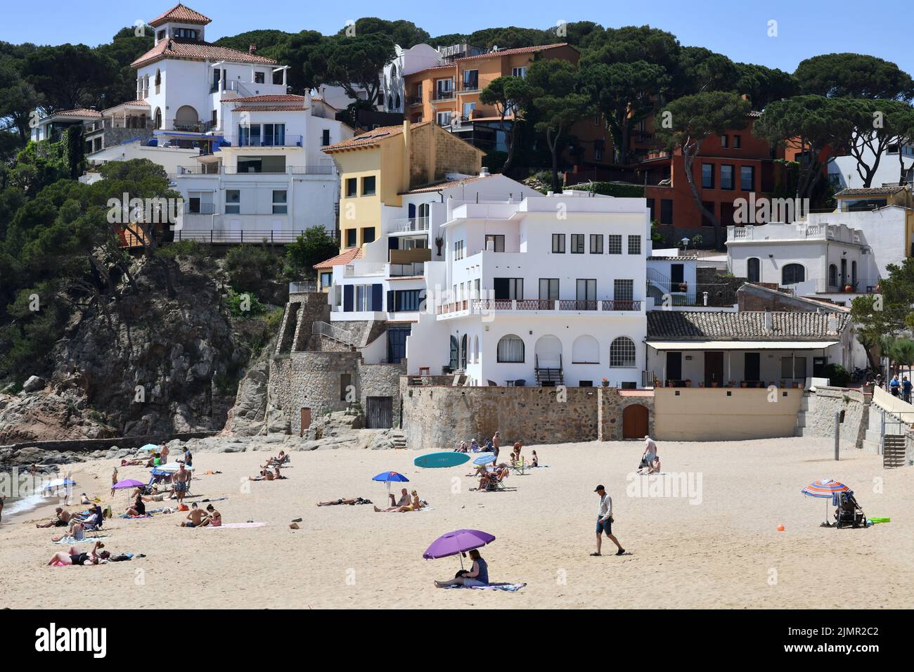La spiaggia di Llafranc, Costa Brava, Spagna Foto Stock