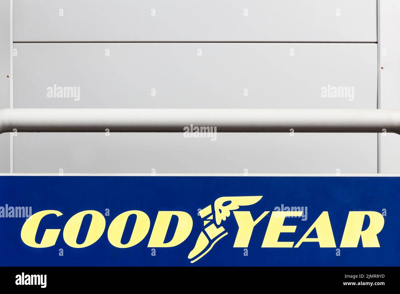 Macon, Francia - 30 gennaio 2016: Goodyear è una multinazionale americana di produzione di pneumatici fondata nel 1898 da Frank Seiberling Foto Stock