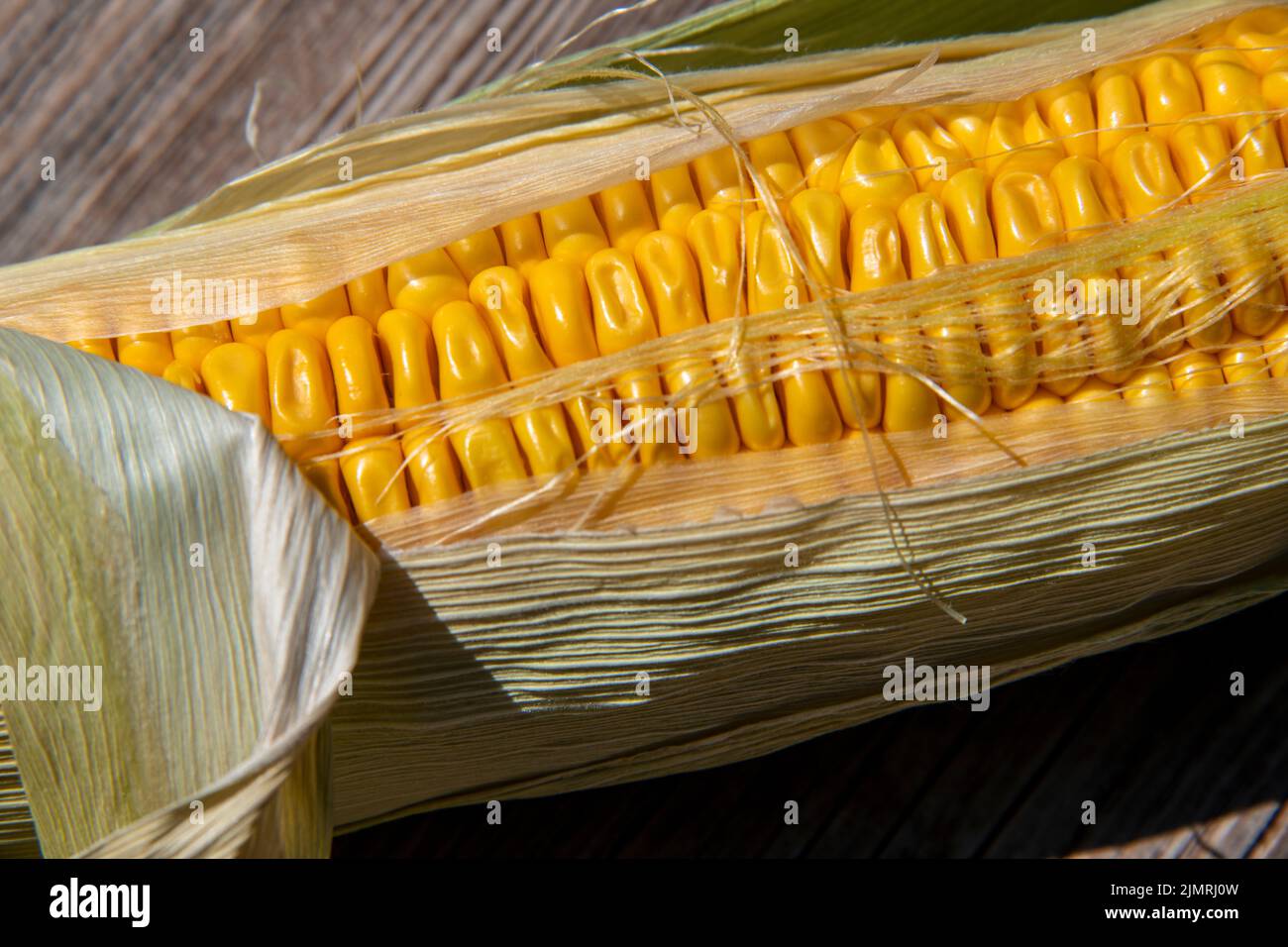 Frutta di mais, cibo sano di stagione con un alto valore nutrizionale Foto Stock