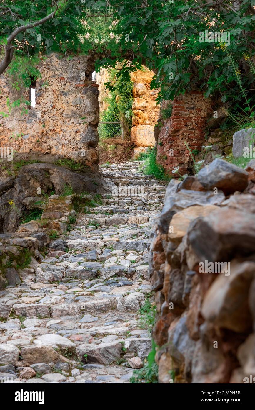 Scalini di pietra nella vecchia città turca di Alanya, Turchia. Foto Stock