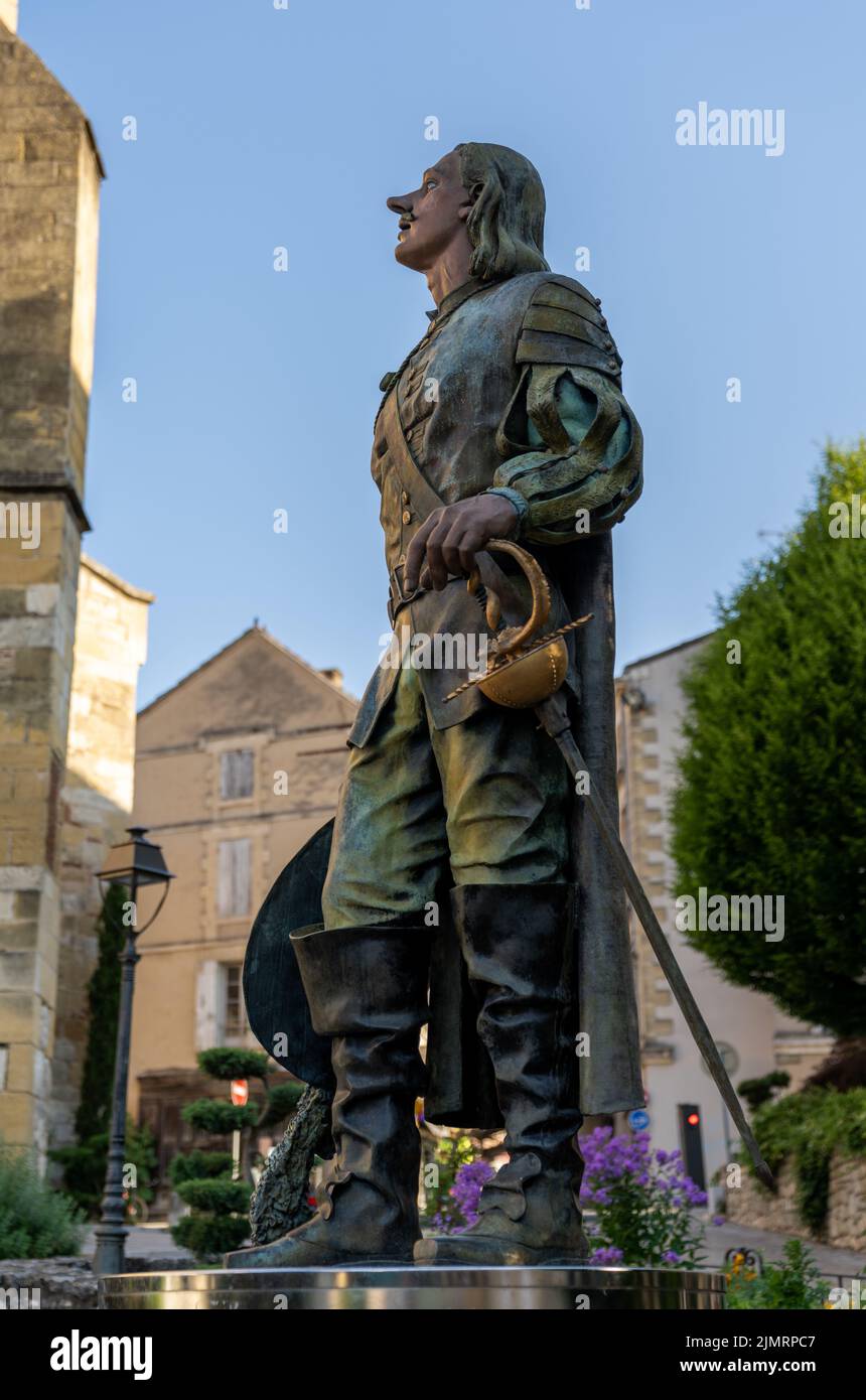 La statua di Cyrano de Bergerac nel centro storico di Bergerac Foto Stock