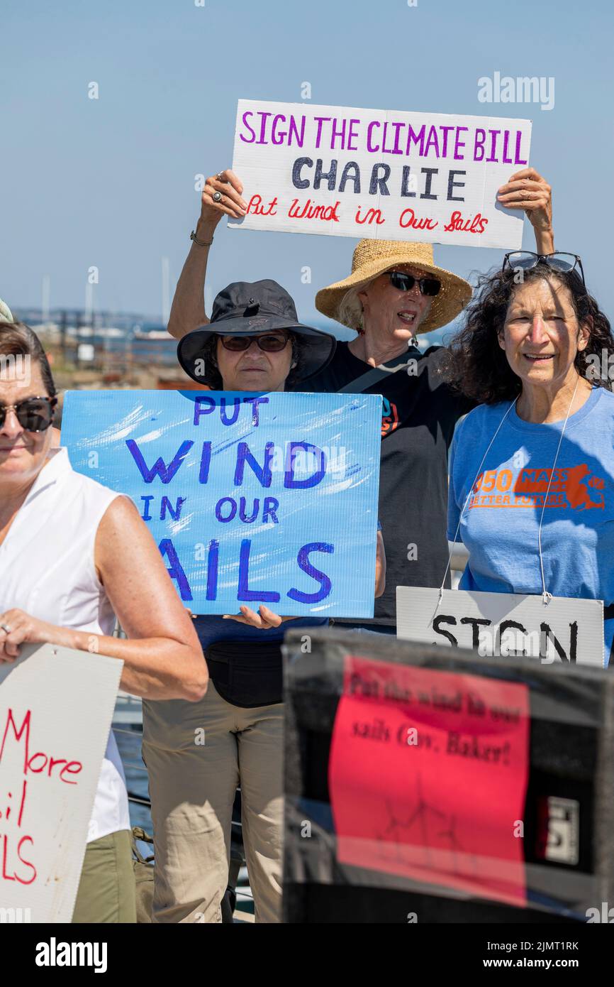 Agosto 4, 2022. Salem, Massachusetts attivisti ambientali da MassPowerForward, Salem Alliance for the Environment (SAFE), UU Mass Action, 350 Mas Foto Stock