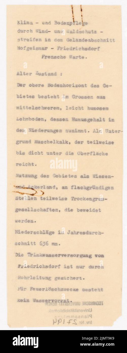 Architetto sconosciuto, clima e manutenzione del pavimento attraverso le strisce di protezione del vento e del vento, Hofgeismar-Friedrichsdorf (senza dat.): Spiegazione »Vecchio stato«. Macchina Wilde su trasparente, 24,6 x 9,5 cm (compresi i bordi di scansione) N. : Klima- und Kodenpflege durch Wind- und Windschutzstreifen, Hofgeismar-Friedrichsdorf Foto Stock