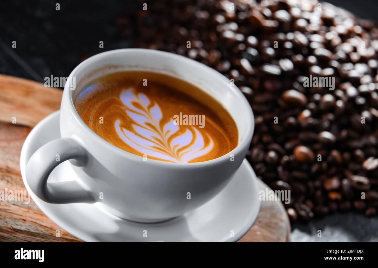 Composizione con una tazza di caffè. Foto Stock