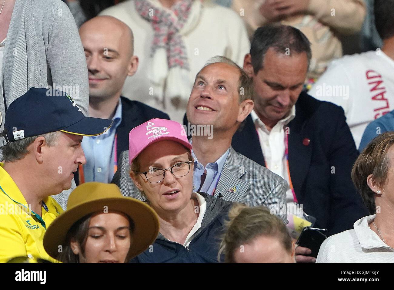 Prince Edward, Earl of Wessex guarda la partita di pallavolo - Medaglia d'oro della Spiaggia delle Donne tra Canada e Australia a Smithfield il giorno dieci dei Giochi del Commonwealth 2022 a Birmingham. Data foto: Domenica 7 agosto 2022. Foto Stock