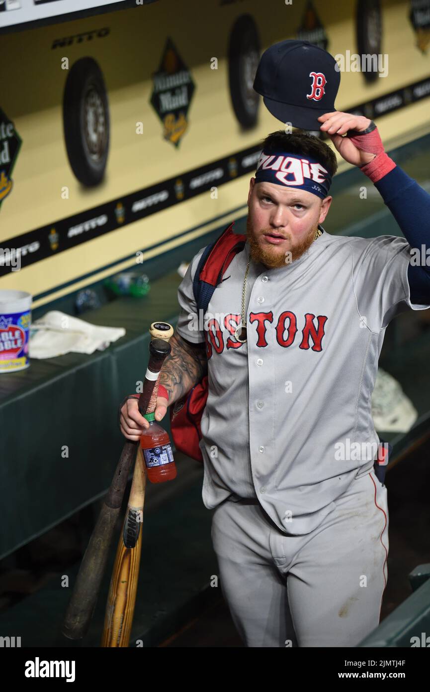 Boston Red Sox ha lasciato il fielder Alex Verdugo (99) punta il suo cappello dopo la partita MLB tra il Boston Red Sox e gli Houston Astros martedì 2 agosto, Foto Stock