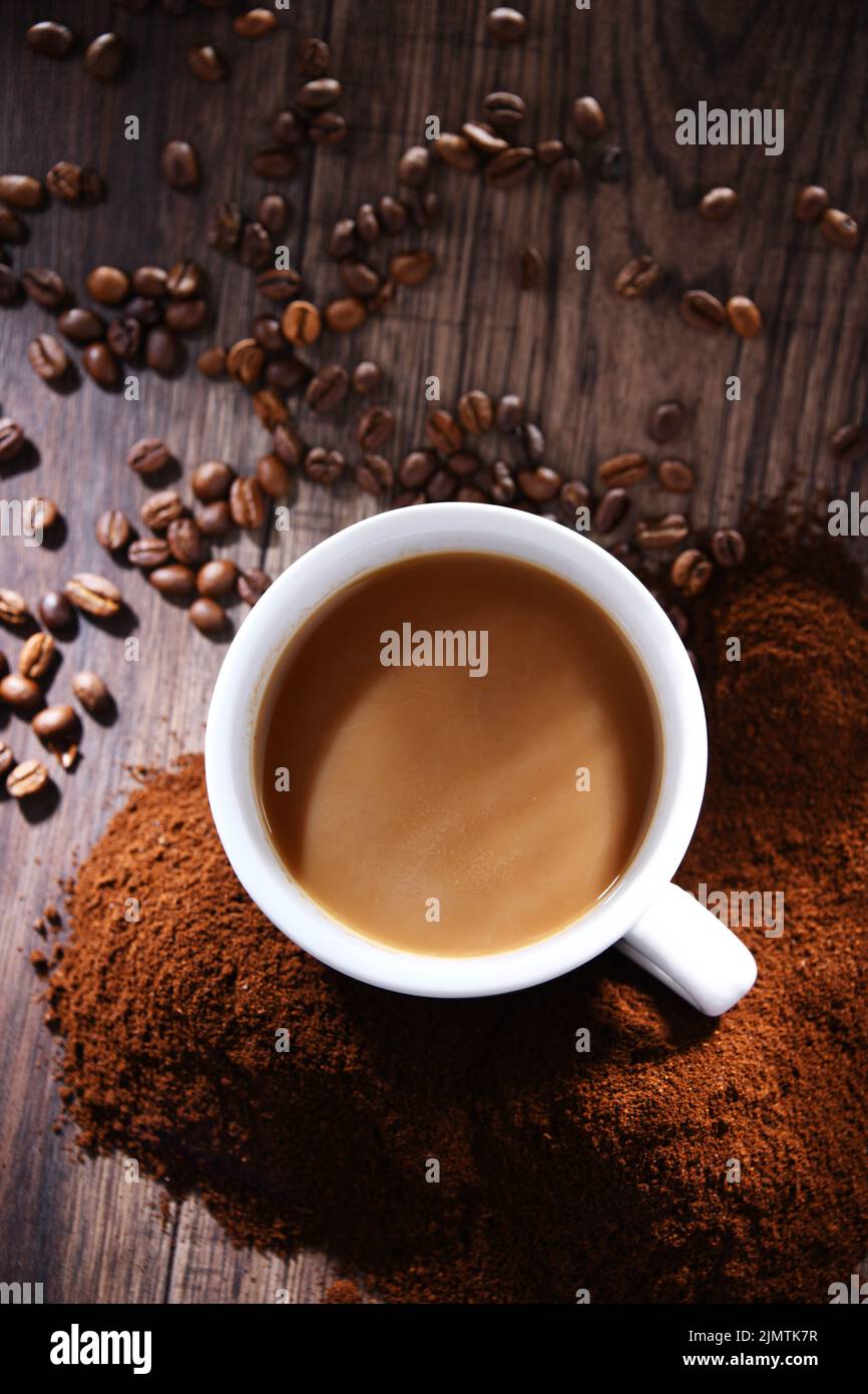 Composizione con una tazza di caffè. Foto Stock