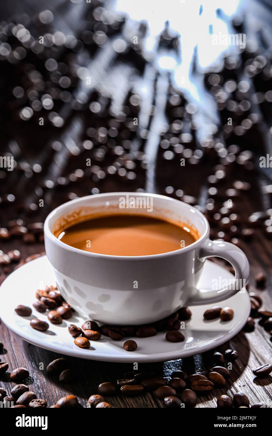 Composizione con una tazza di caffè. Foto Stock