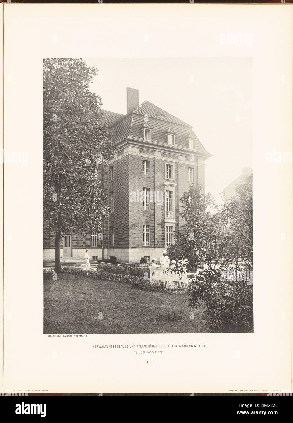 Hoffmann Ludwig (1852-1932), (non ancora registrato) (1907): Non ancora registrato (L.H., nuovi edifici della città di Berlino, Vol. V). Pressione su carta, 52,1 x 38,6 cm (compresi i bordi di scansione) Hoffmann Ludwig (1852-1932): Krankenhaus, Berlin-Moabit. (Aus: Neubauten der Stadt Berlin, Bd V, 1907) Foto Stock