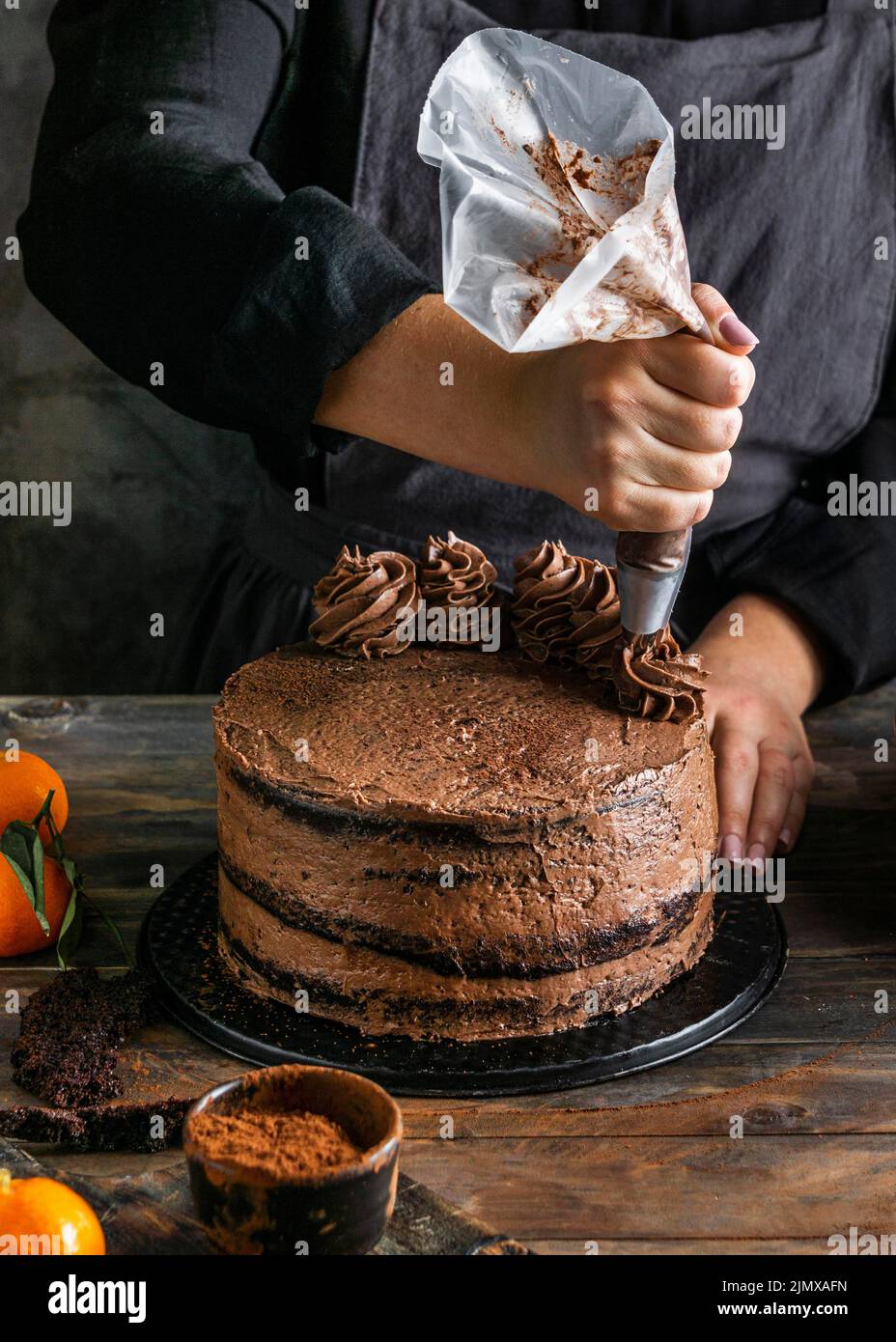 Una deliziosa torta al cioccolato Foto Stock