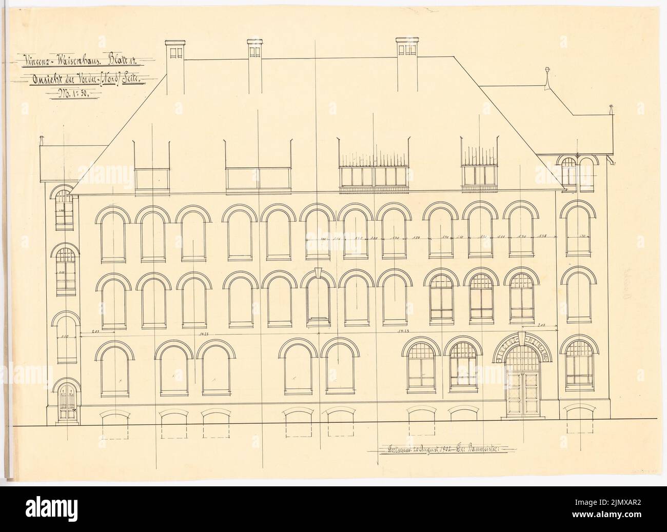 Klomp Johannes Franziskus (1865-1946), Vinzenz-Waisenhaus (con stabile), Dortmund (20.08.1902): Vista frontale (lato nord) 1:50. Inchiostro su trasparente, 57,5 x 78,9 cm (compresi i bordi di scansione) Klomp Johannes Franziskus (1865-1946): Vinzenz-Waisenhaus (mit Stallgebäude), Dortmund Foto Stock