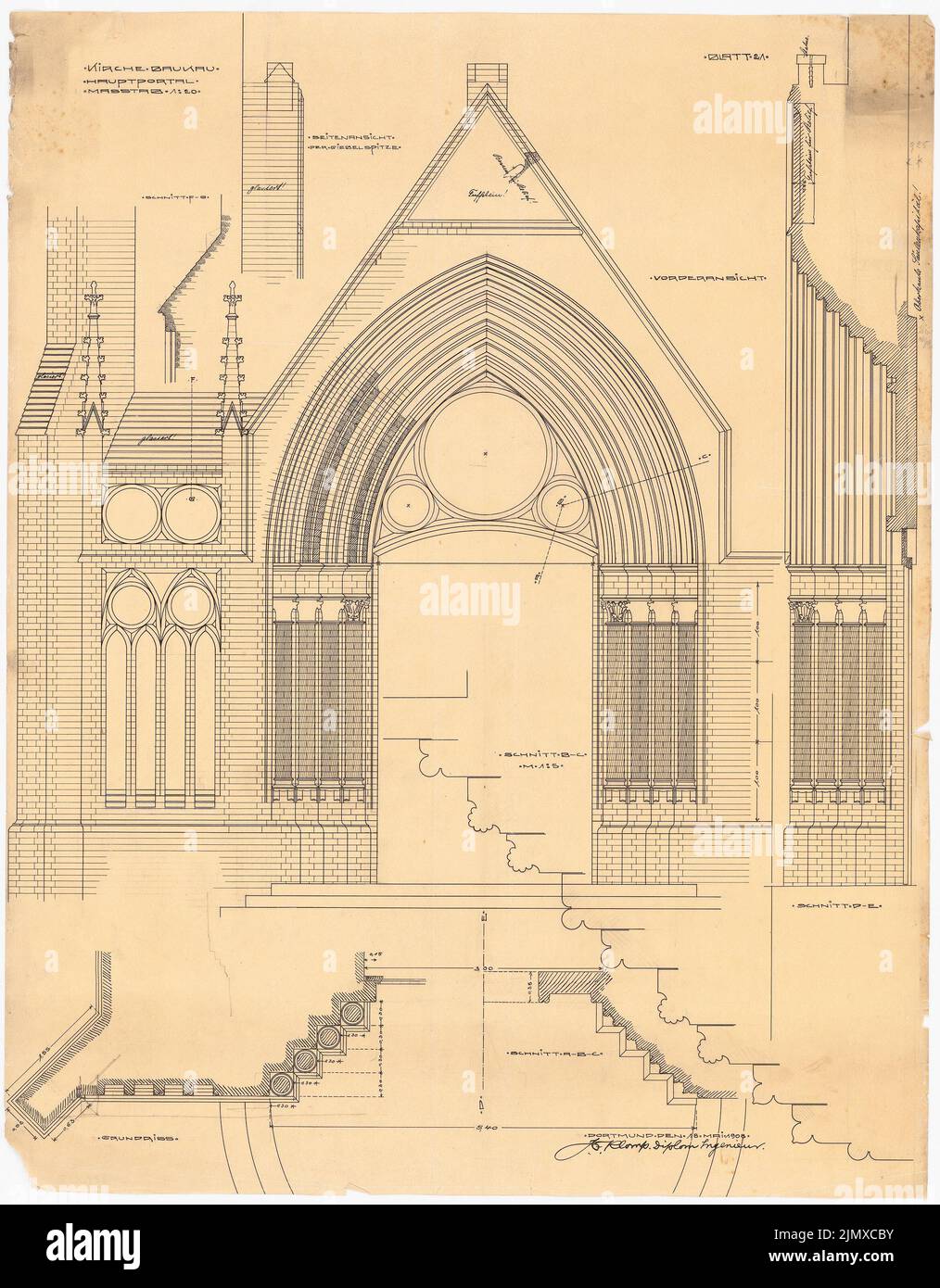 Klomp Johannes Franziskus (1865-1946), St. Marien (ampliamento e nuova costruzione di Kaplanei e casa sorella), Herne-Baukau (18 maggio 1908): Portale principale, vista, taglio e pianta 1:20, dettaglio 1: 5. Inchiostro, matita su trasparente, 75 x 58,5 cm (compresi i bordi di scansione) Klomp Johannes Franziskus (1865-1946): St. Marien, Herne-Baukau. Erweiterung und Verkauf von Kaplanei Foto Stock