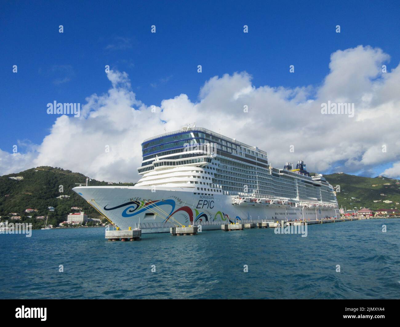 La nave da crociera Norwegian Epic NCL attraccò a Road Town, Isole Vergini Britanniche Foto Stock