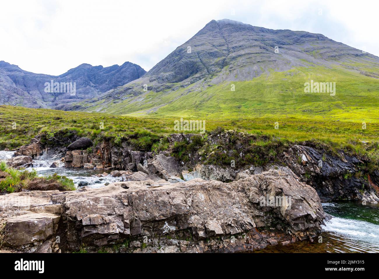 Le piscine delle fate Isola di Skye, la catena montuosa dei Cuillins neri, cascate e paesaggi, estate 2022, Scozia, Regno Unito, Europa Foto Stock