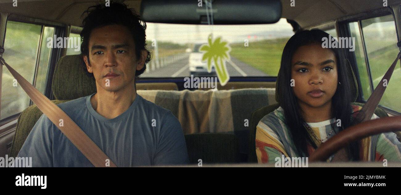 JOHN CHO e mia ISAAC in NON MI FANNO ANDARE (2022), diretto da HANNAH MARKS. Credito: AMAZON STUDIOS / Album Foto Stock