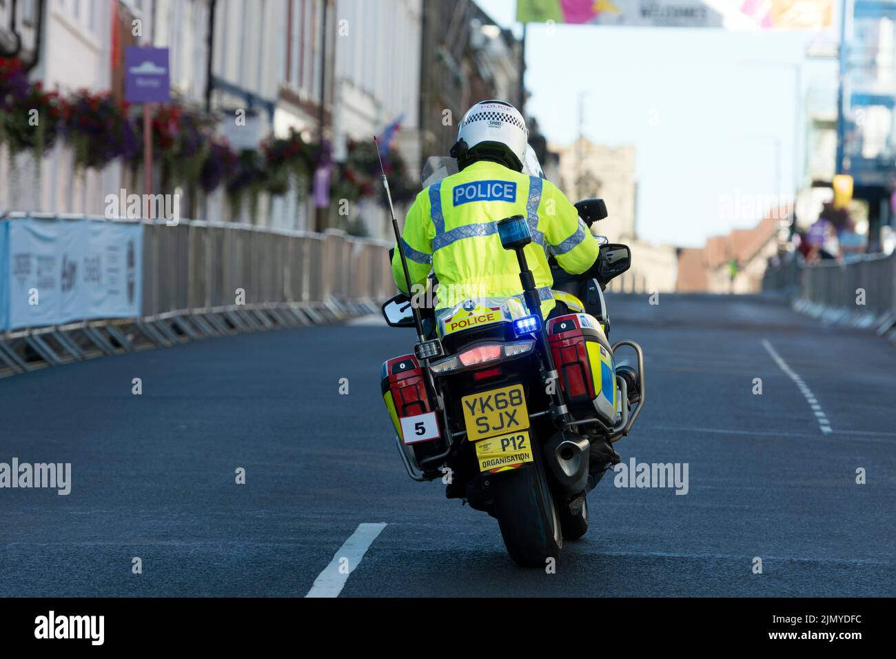 Polizia BMW moto per la gara ciclistica 2022 Commonwealth Games, Warwick, Regno Unito Foto Stock