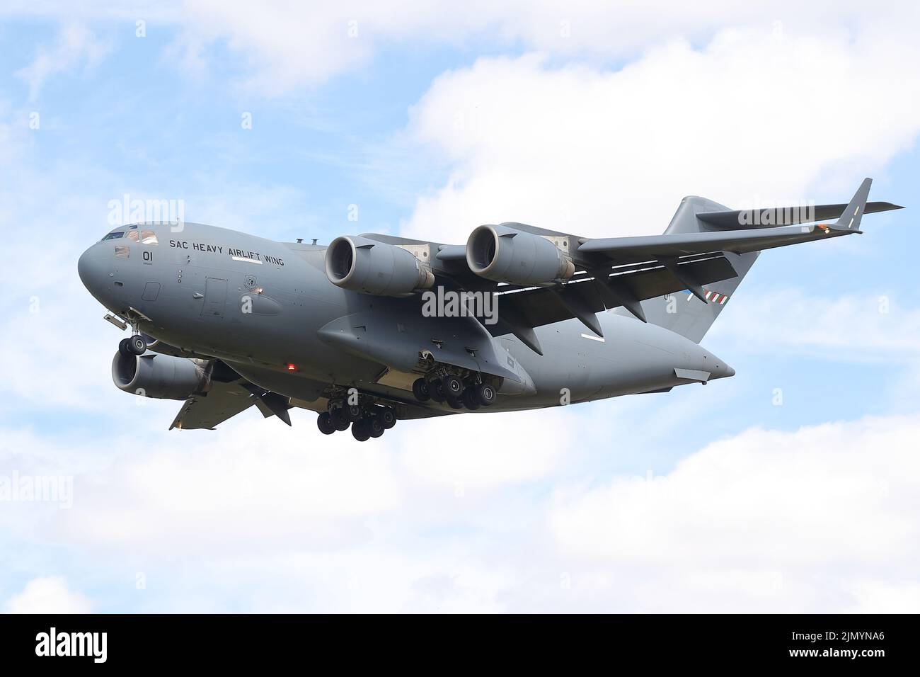 US Air Force Boeing C-17 Globemaster arrivo al Royal International Air Tattoo RIAT 2022 a RAF Fairford, Regno Unito Foto Stock